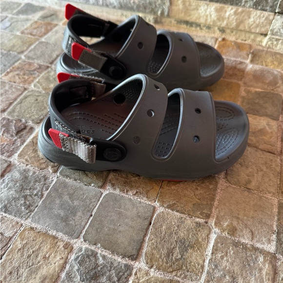 Crocs sandals with adjustable strap - Picture 6 of 8